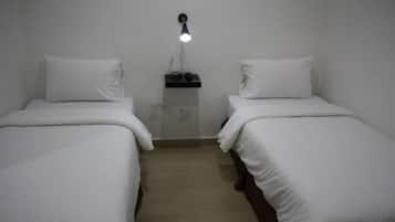 Standard Room | Desk, soundproofing, free WiFi