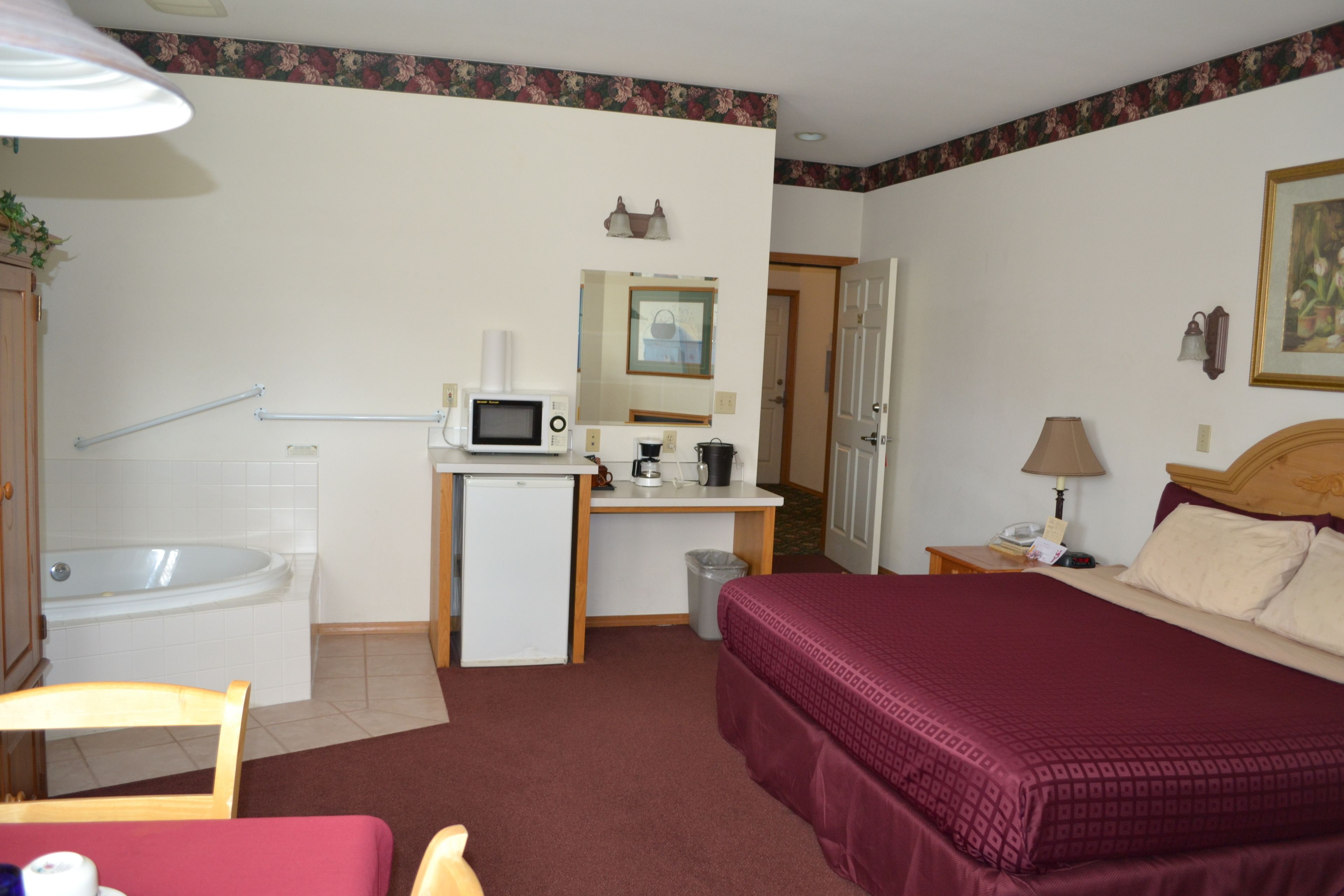 suite, 1 king bed | bathroom | towels