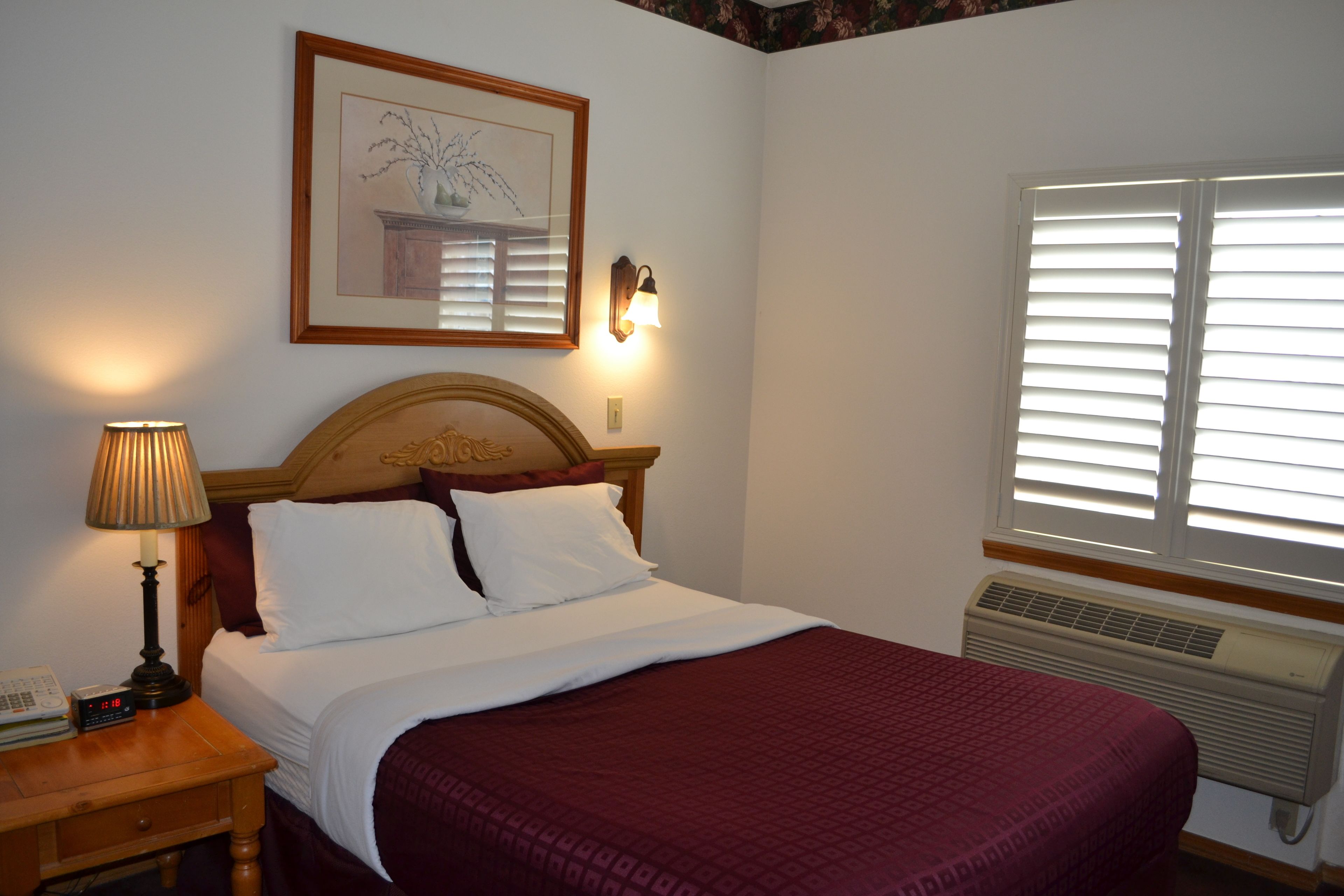 deluxe room, 1 queen bed | free wifi, bed sheets
