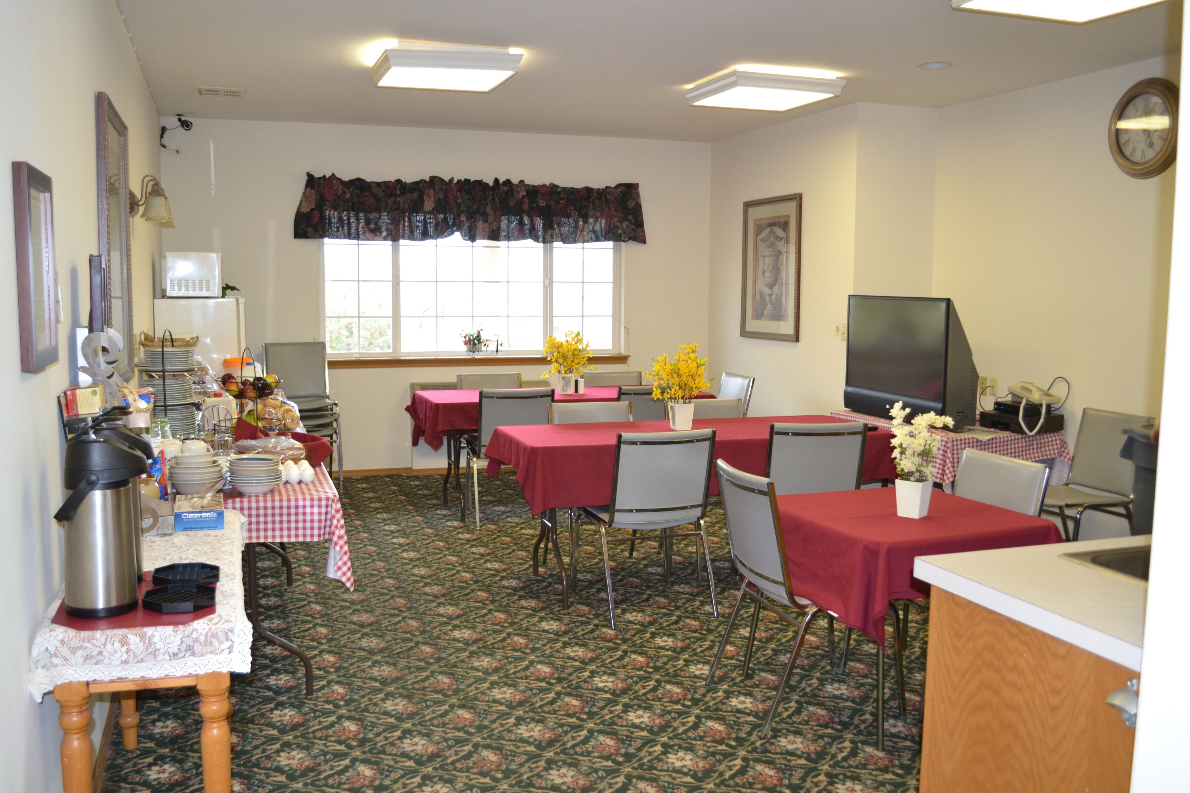 free daily continental breakfast