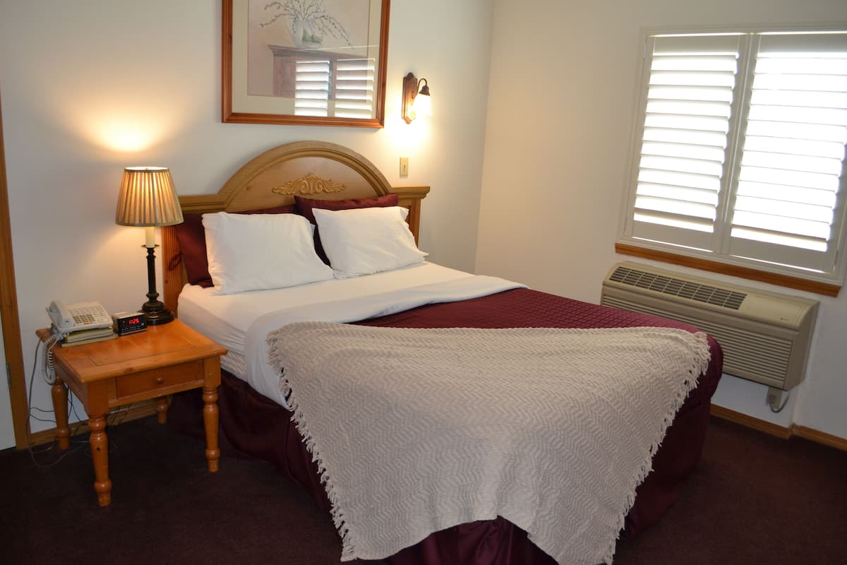 Deluxe Room, 1 Queen Bed