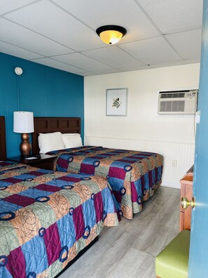 Standard Room, 2 Double Beds | Free WiFi, bed sheets