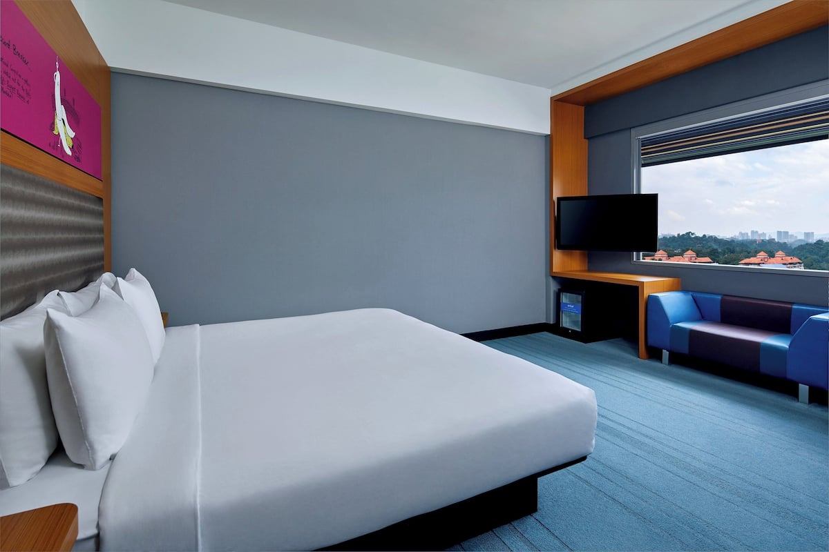 Room, 1 King Bed, Non Smoking