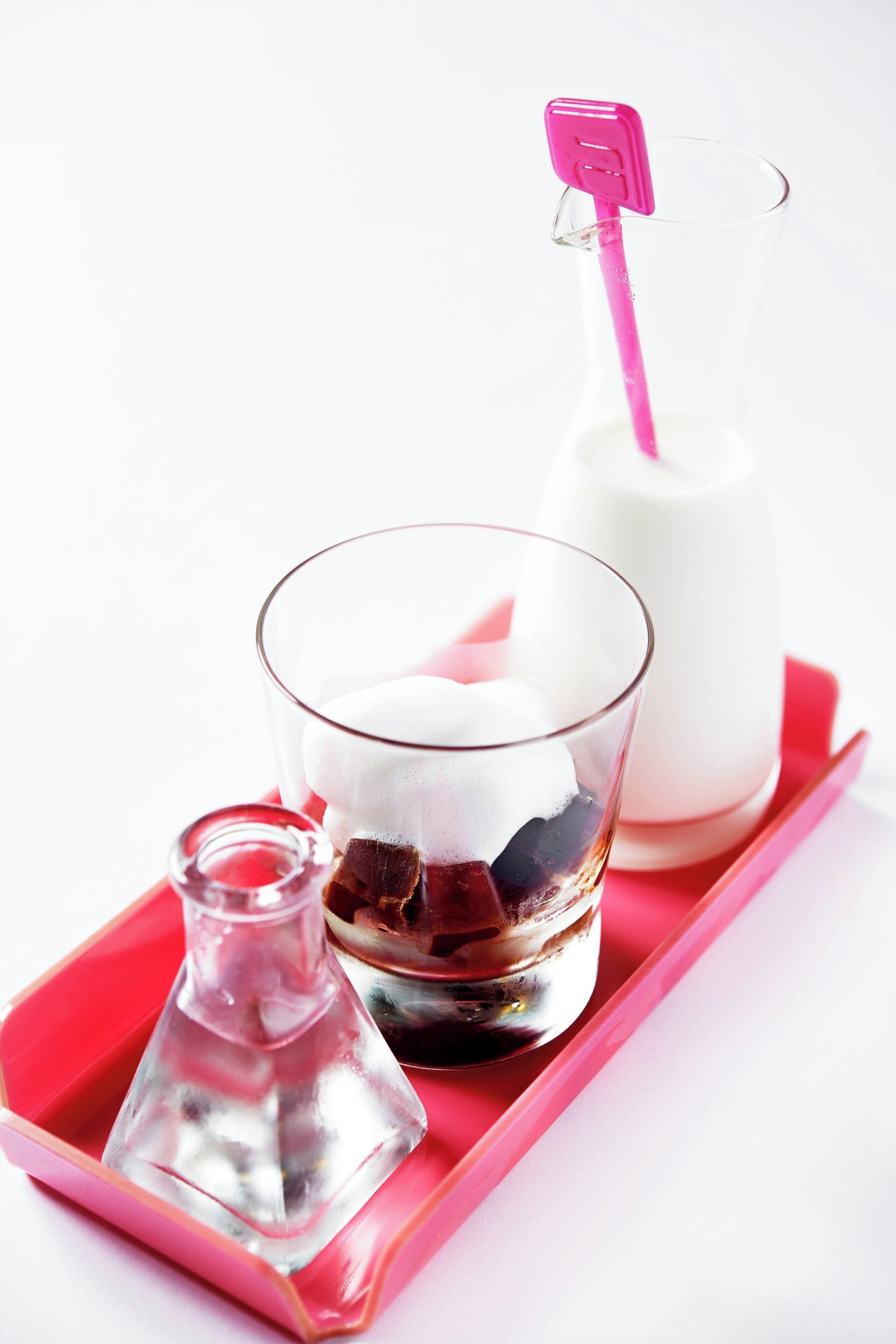 pool views, serves lunch, dinner and happy hour