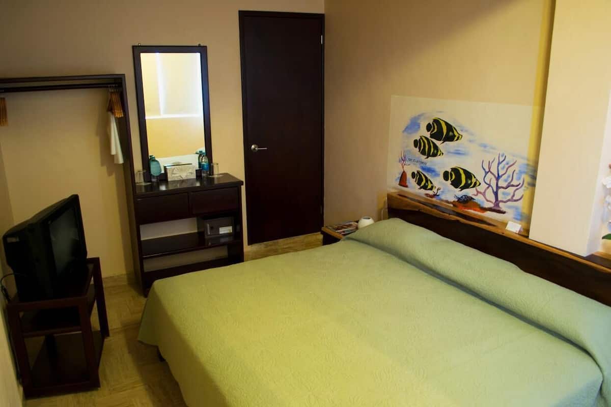 1 bedroom, in-room safe, desk, blackout drapes