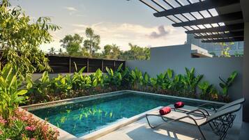 In-room safe, desk, laptop workspace, iron/ironing board