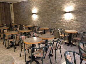 Free buffet breakfast - Hostal Bonavista (Calella)