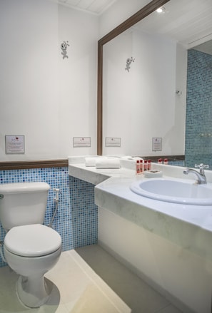 Shower, towels, shampoo - Vila Pitanga (Búzios)