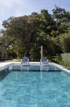 Outdoor pool, pool loungers - Vila Pitanga (Búzios)