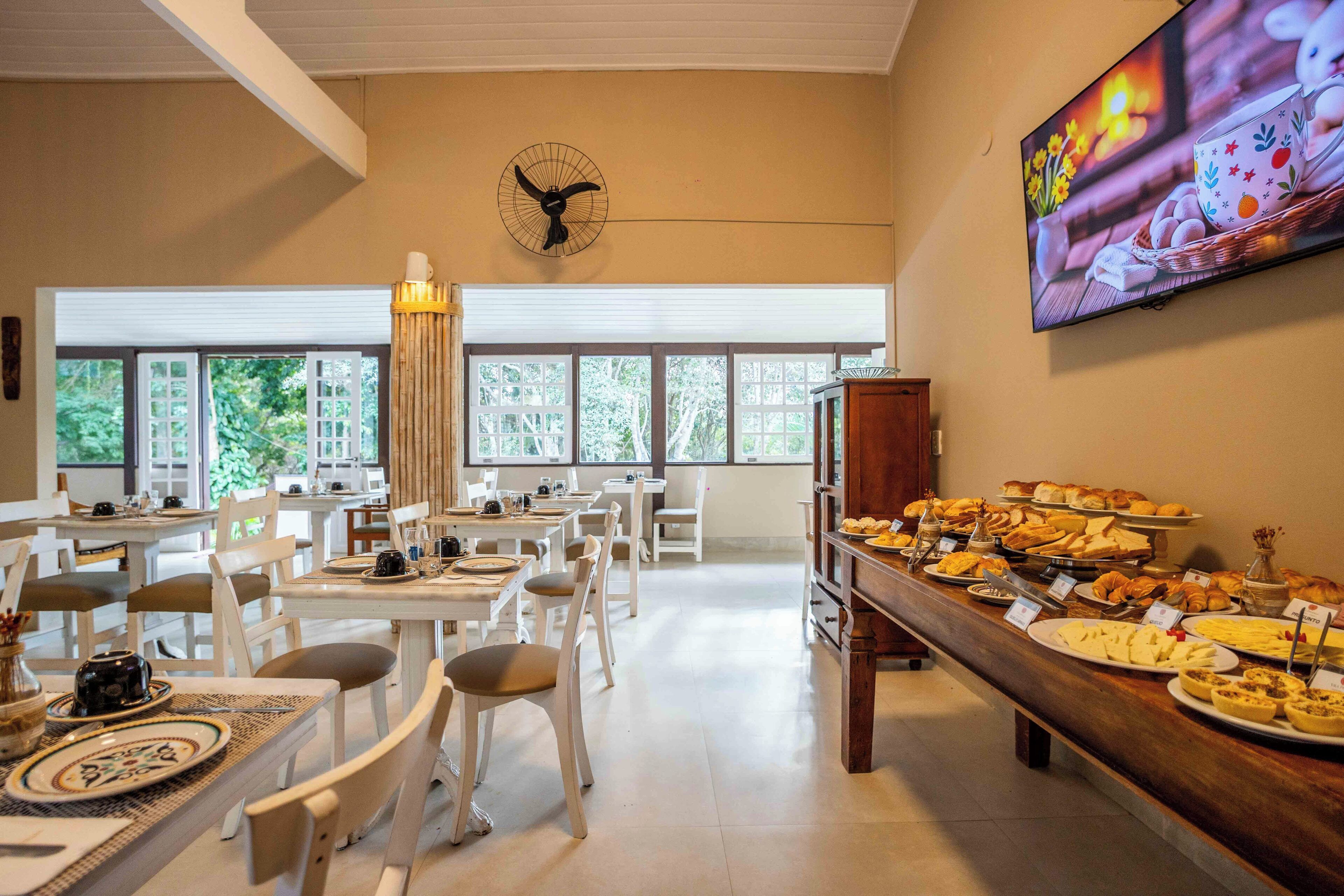Free daily buffet breakfast