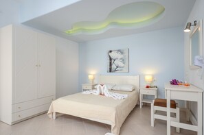 Soundproofing, iron/ironing board, free cots/infant beds, free WiFi - Hotel Francesca (Naxos)