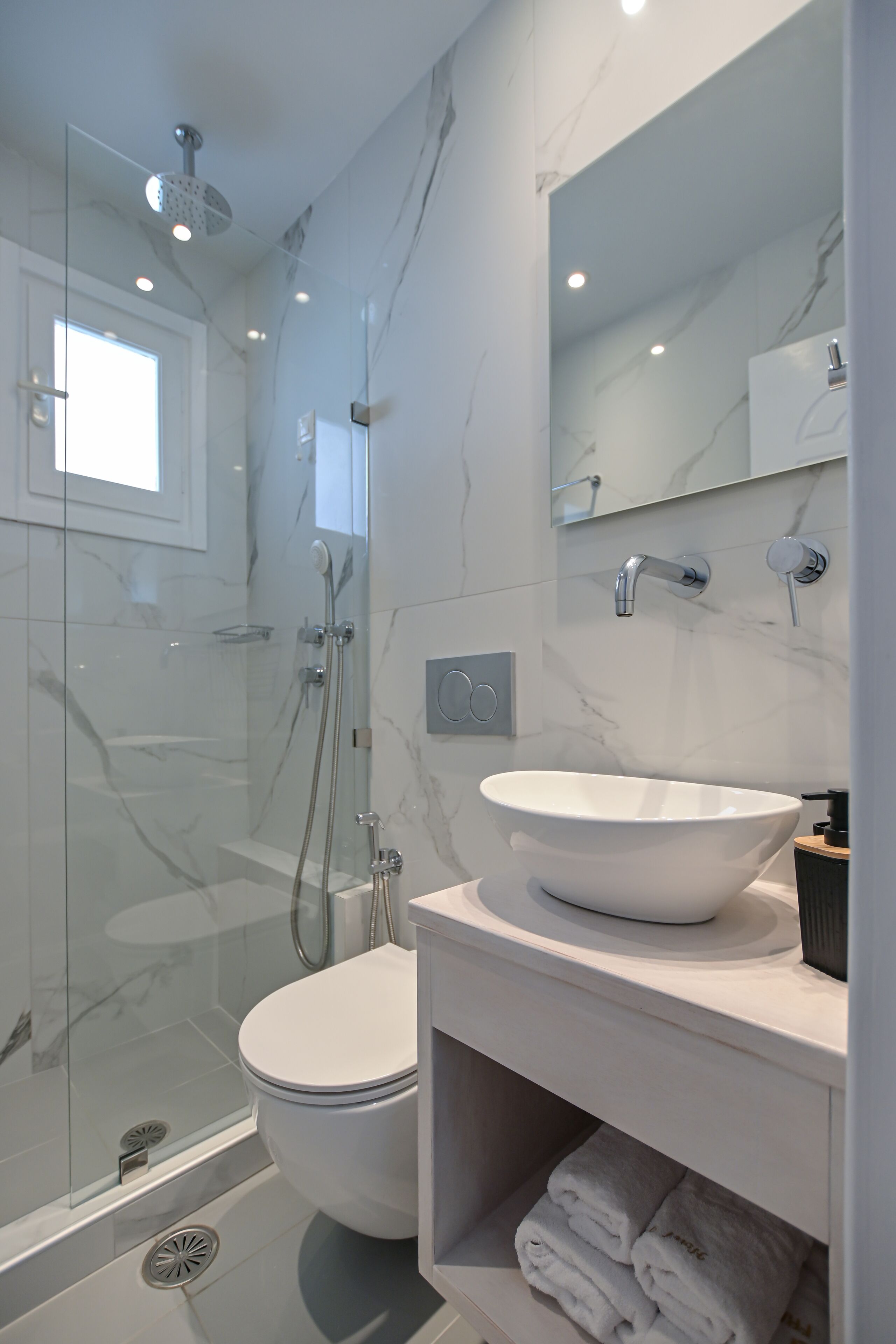 superior studio | bathroom | shower, free toiletries, hair dryer, bidet