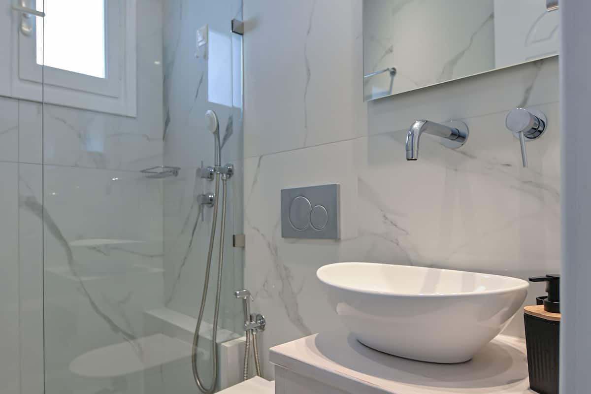 superior studio | bathroom | shower, free toiletries, hair dryer, bidet