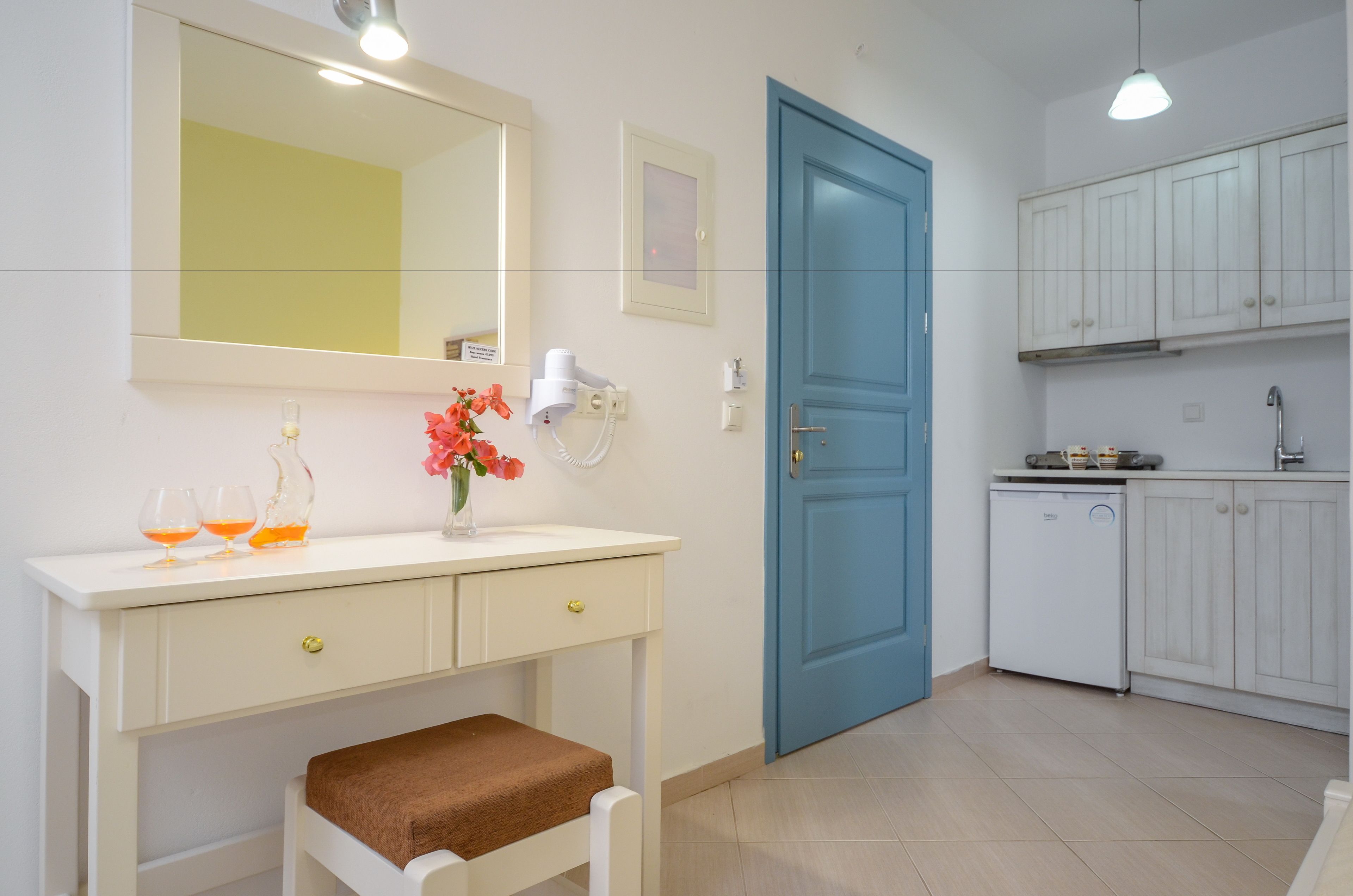 studio (triple) | soundproofing, iron/ironing board, free cots/infant beds, free wifi