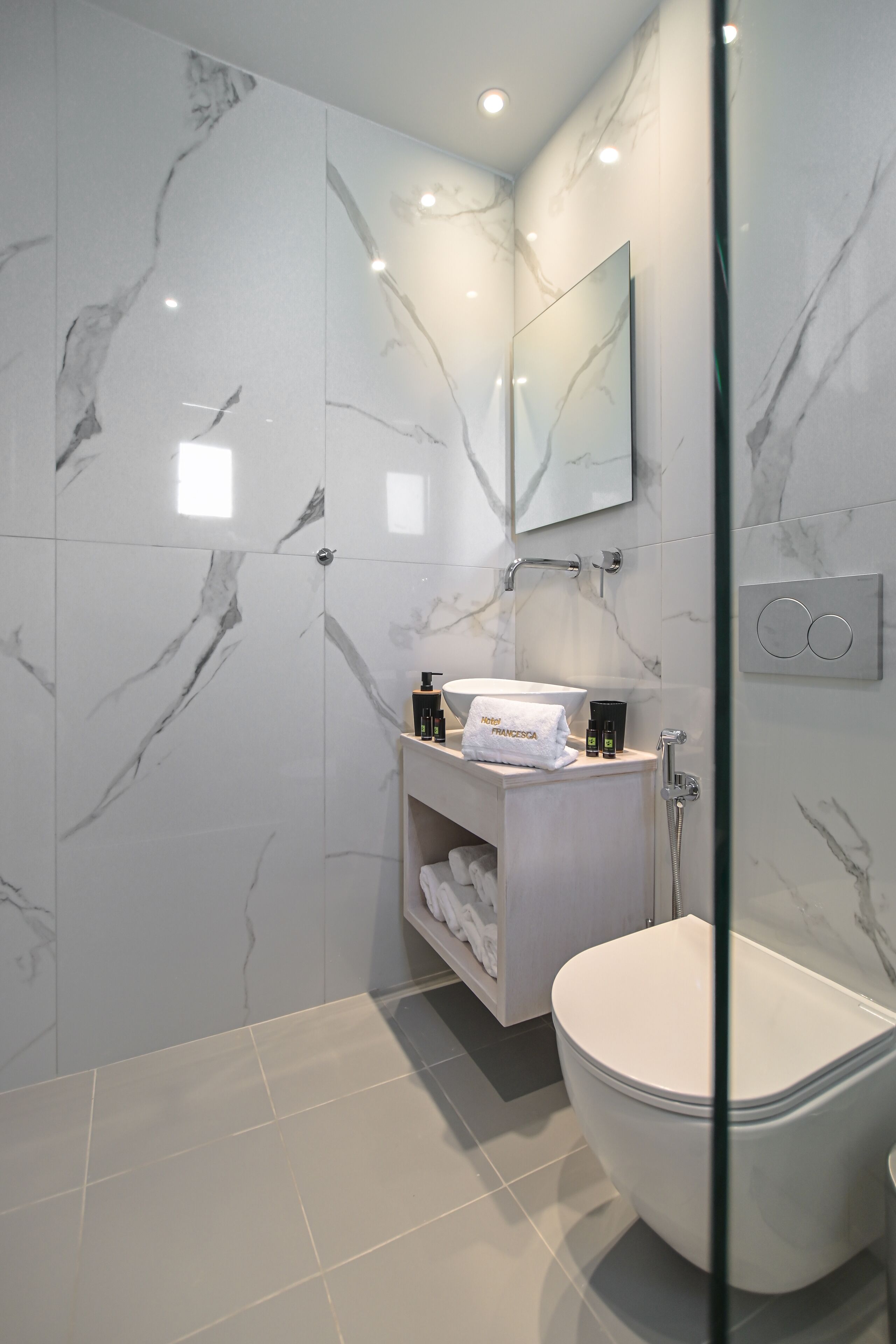 studio (triple) | bathroom | shower, free toiletries, hair dryer, bidet