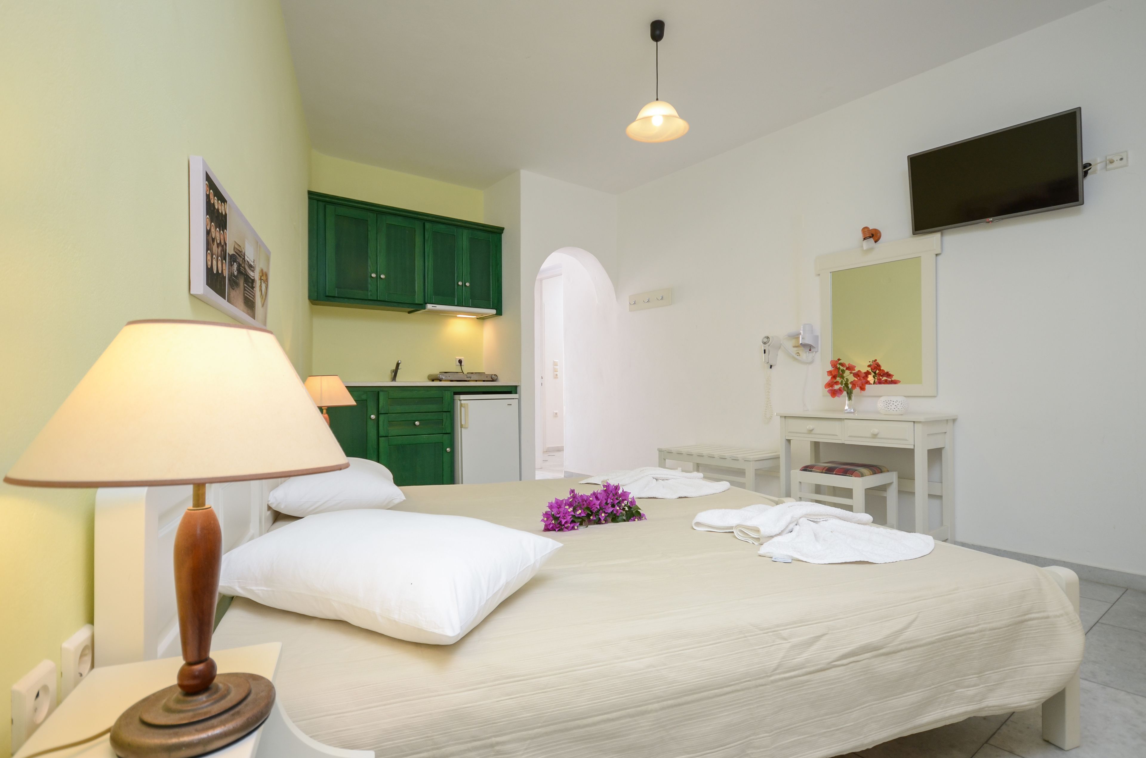 apartment, 2 bedrooms, ground floor | private kitchenette | fridge, electric kettle