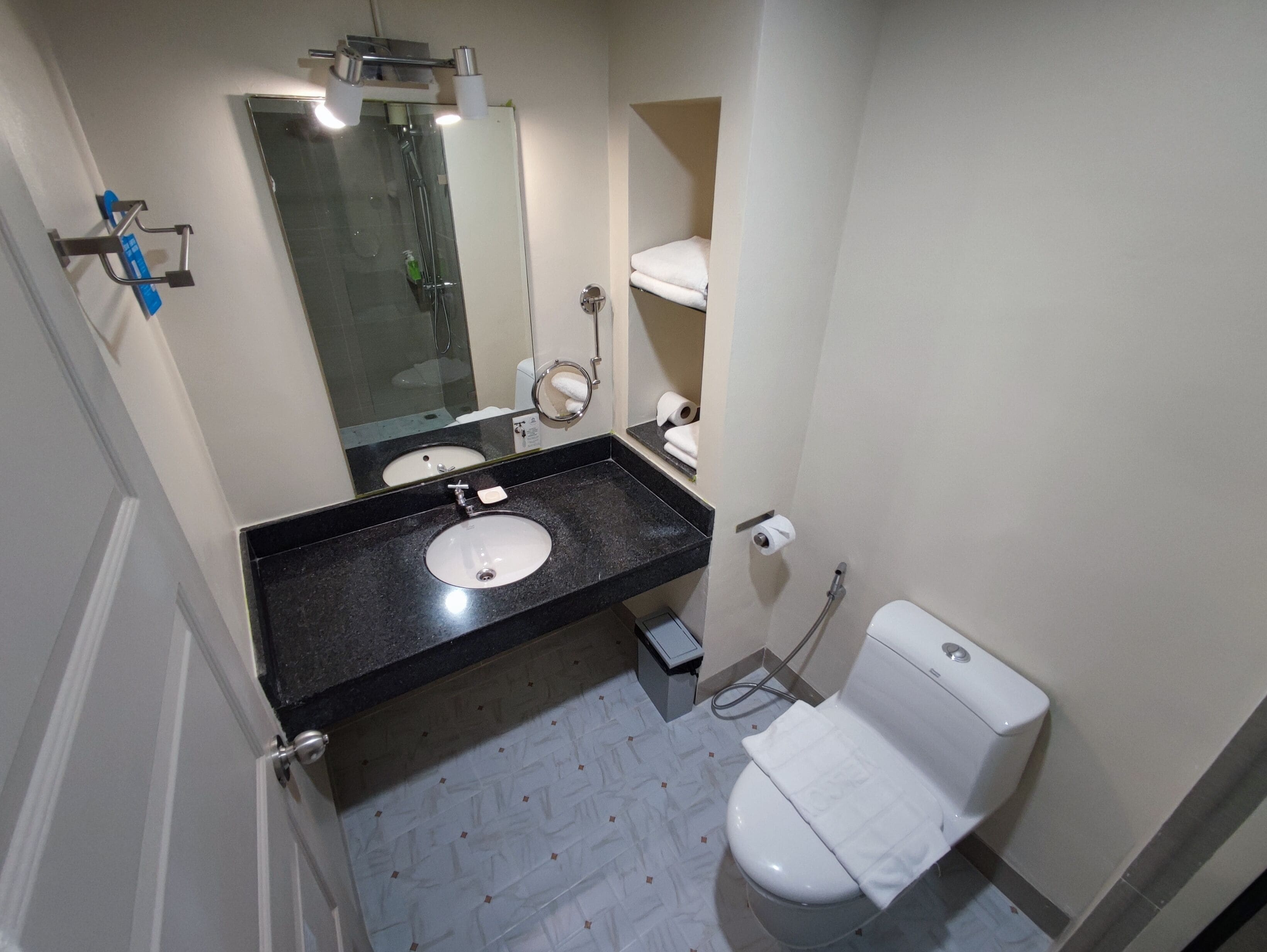 shower, rainfall showerhead, free toiletries, hair dryer