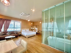 Deluxe Double Room, 1 King Bed - Siri Oriental Bangkok Hotel (Bangkok)