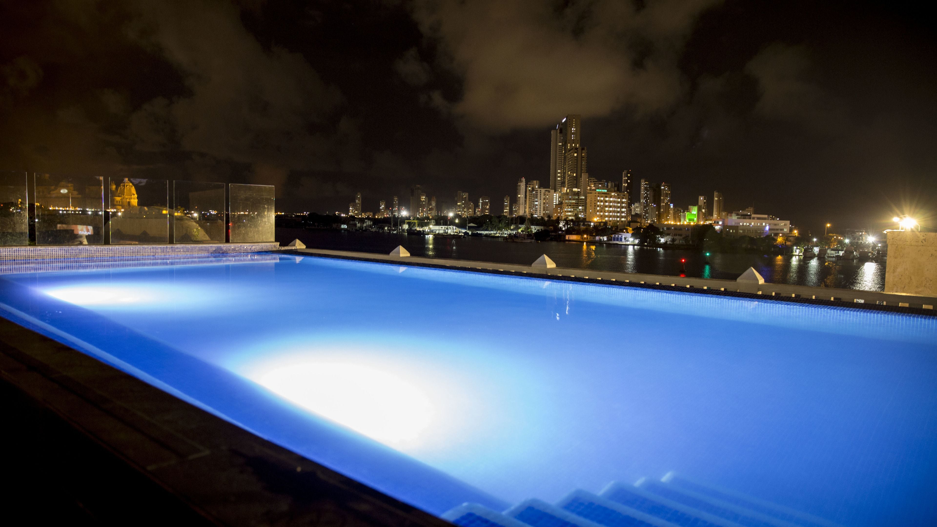 Poolbar