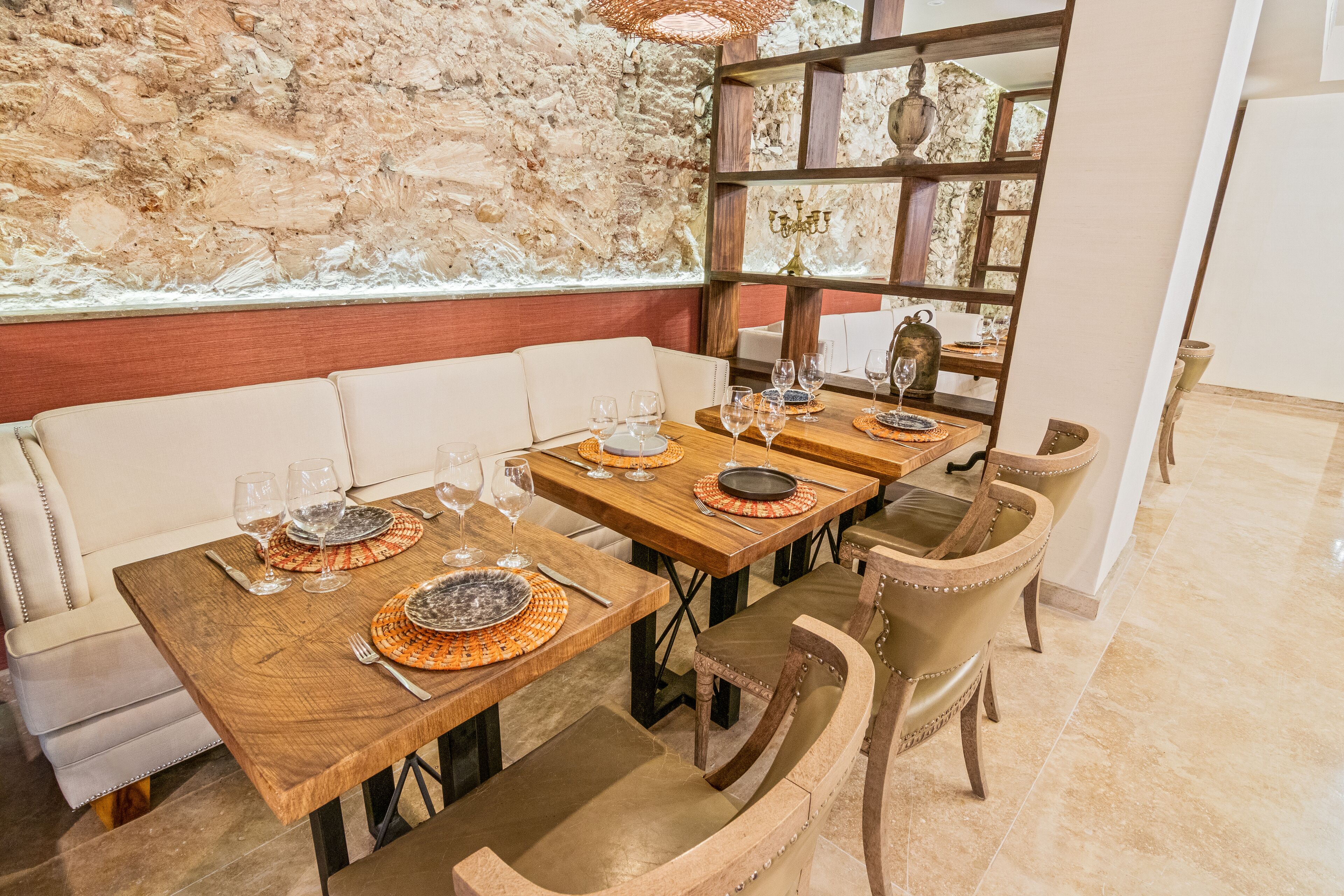 breakfast, lunch and dinner served