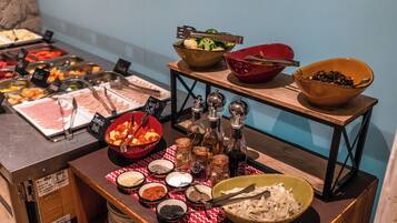 Daily buffet breakfast for a fee