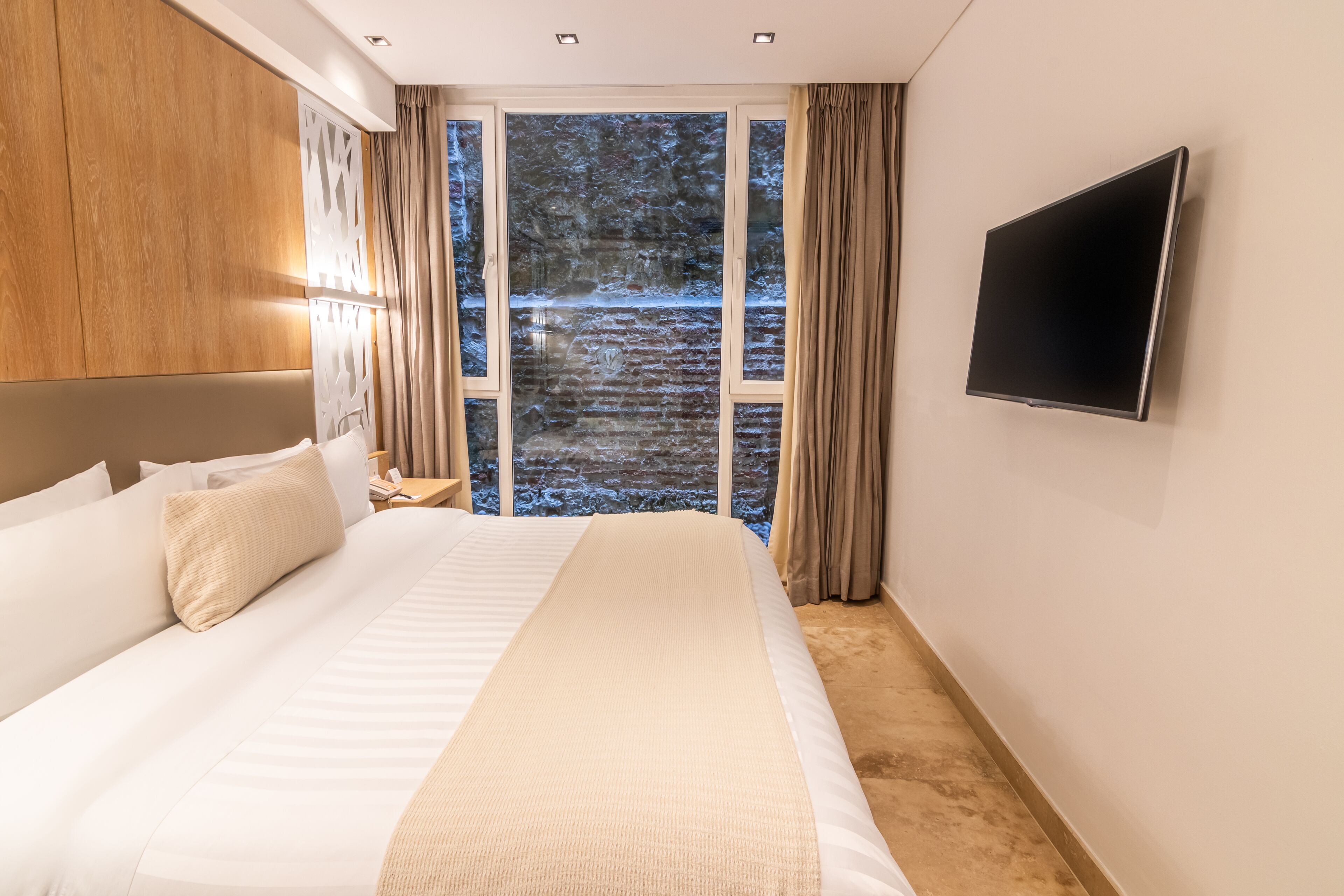 standard room | 1 bedroom, hypo-allergenic bedding, pillow-top beds, minibar