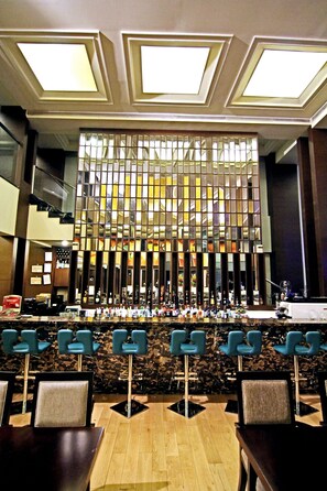 Serves breakfast, lunch and dinner - Luxent Hotel (Quezon City)