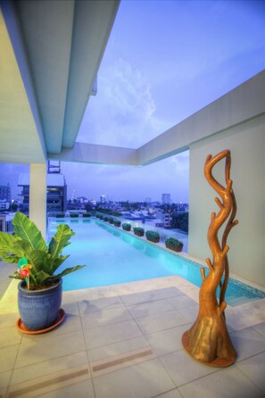 Indoor pool, 2 outdoor pools, open 7:00 AM to 9:00 PM, free cabanas - Luxent Hotel (Quezon City)