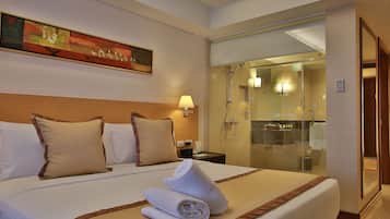 1 bedroom, premium bedding, down comforters, minibar