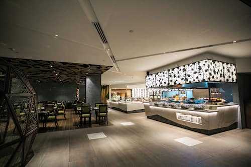 Spécialités Cuisine locale et internationale
