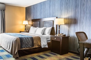 Suite, 1 King Bed with Sofa bed, Non Smoking | In-room safe, individually furnished, desk, blackout curtains - Comfort Inn & Suites Meriden East (Meriden)