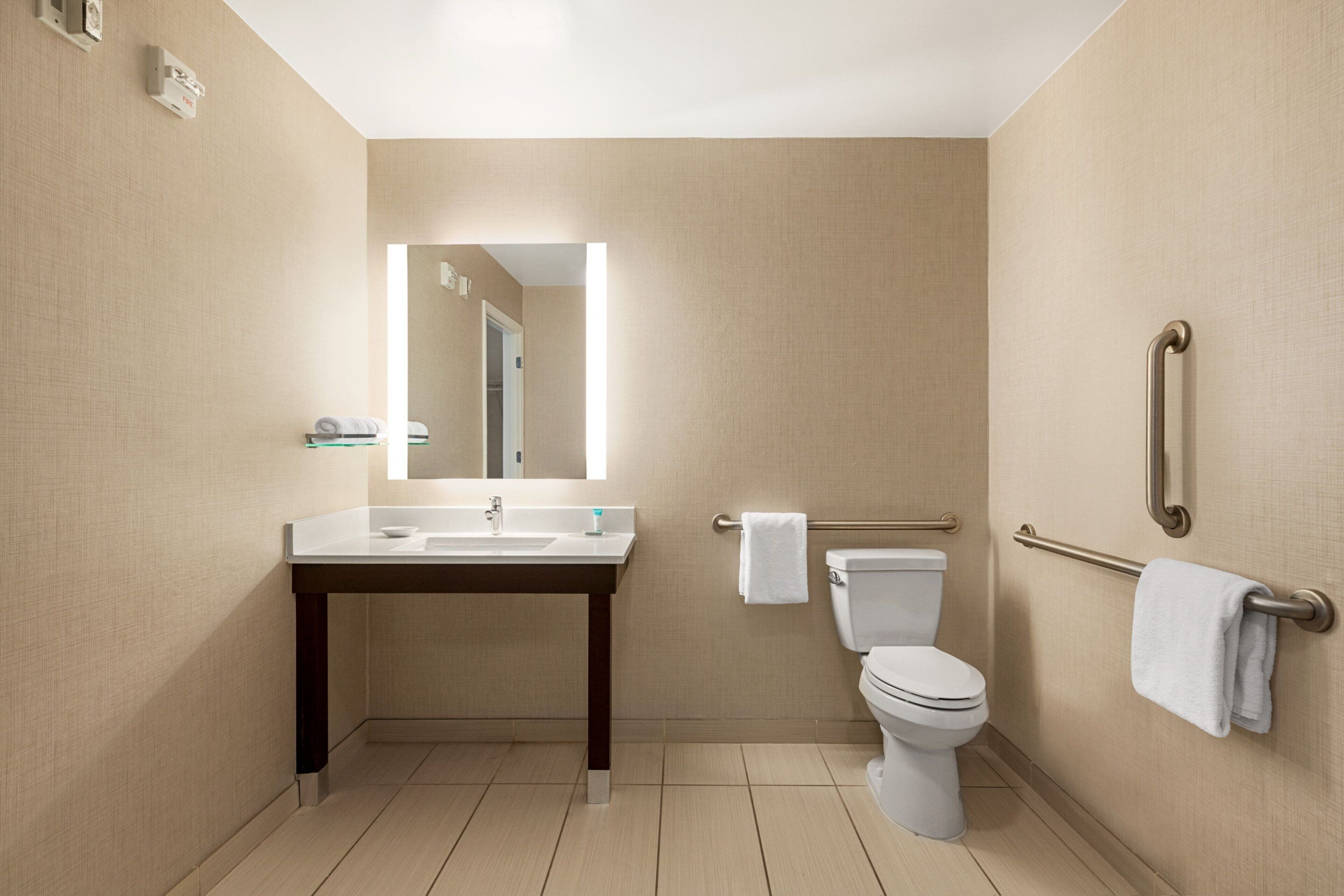 combined shower/bathtub, free toiletries, hair dryer, towels