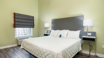 20 bedrooms, Egyptian cotton sheets, premium bedding, pillow-top beds