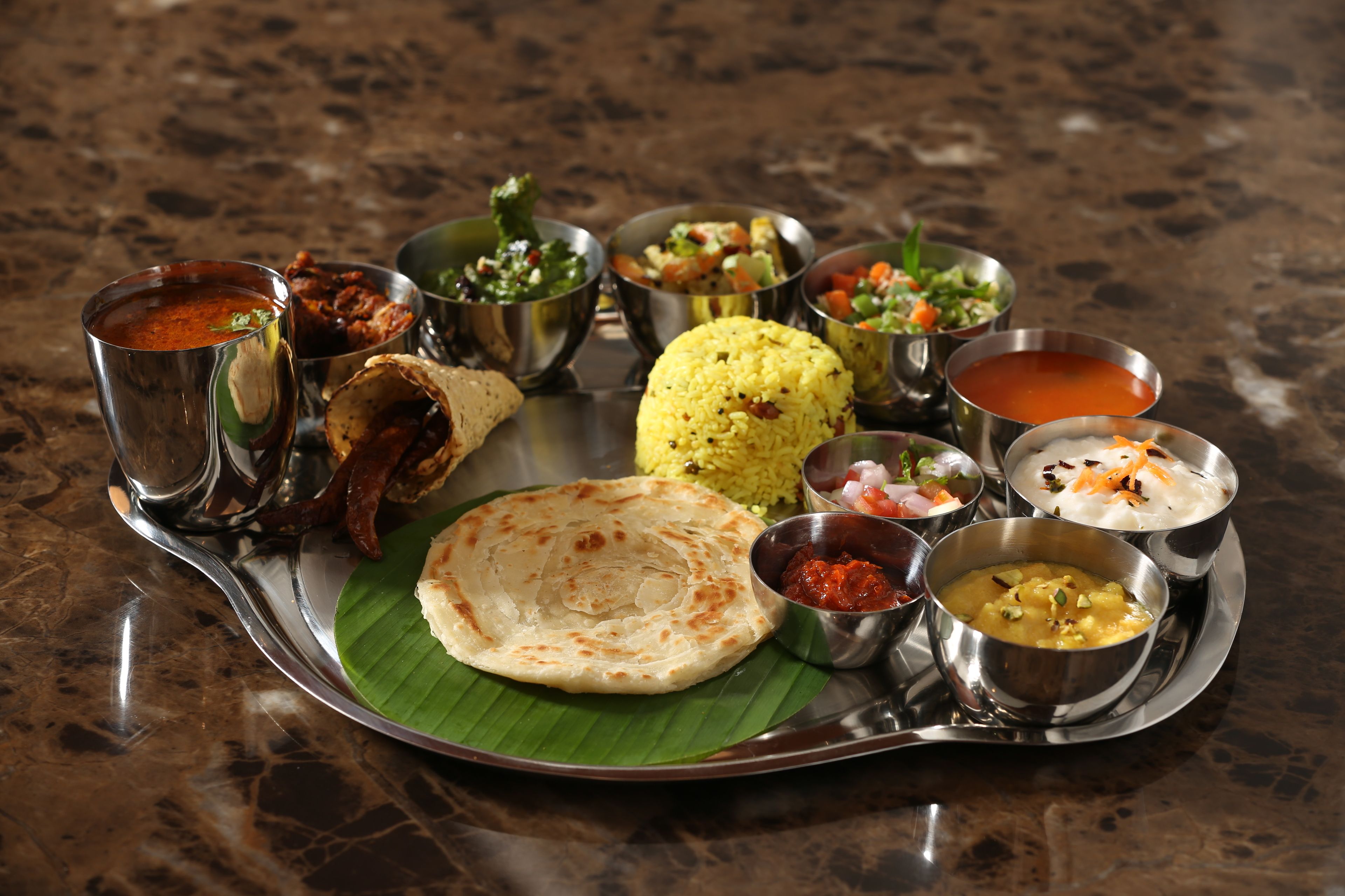 2 restaurants, breakfast, lunch, dinner served; international cuisine