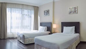 In-room safe, soundproofing, iron/ironing board, free WiFi
