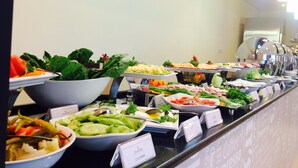 Daily buffet breakfast for a fee - Tulip hotel And Suites (Manama)