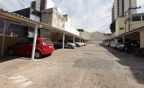 Free self-parking - Hotel Mato Grosso (Cuiaba)