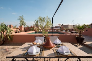 Breakfast, lunch, dinner served; Moroccan cuisine