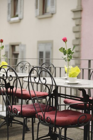 屋外ダイニングエリア