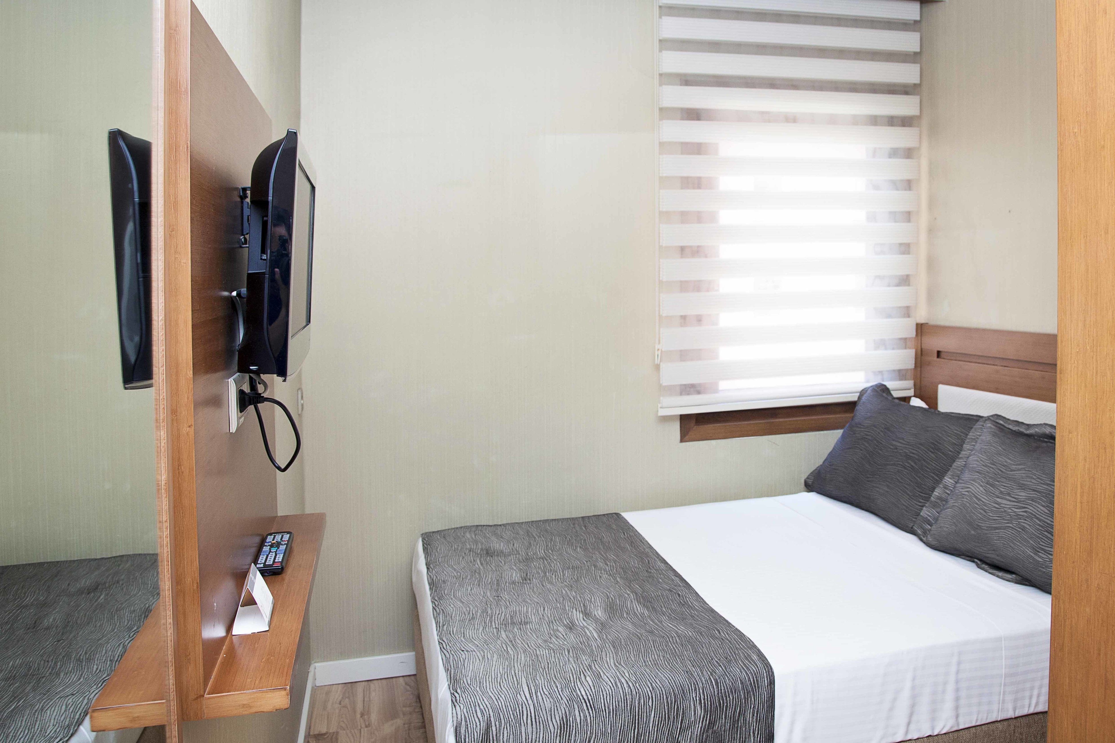 Safe på rommet, blendingsgardiner, wi-fi (inkludert) og sengetøy