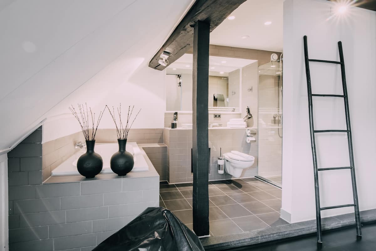 superior double room | bathroom | hair dryer, towels