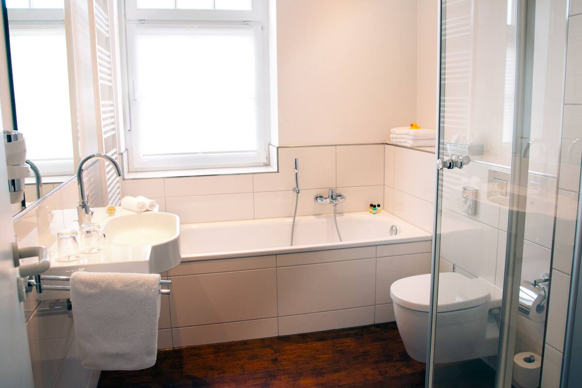 Free toiletries, hair dryer