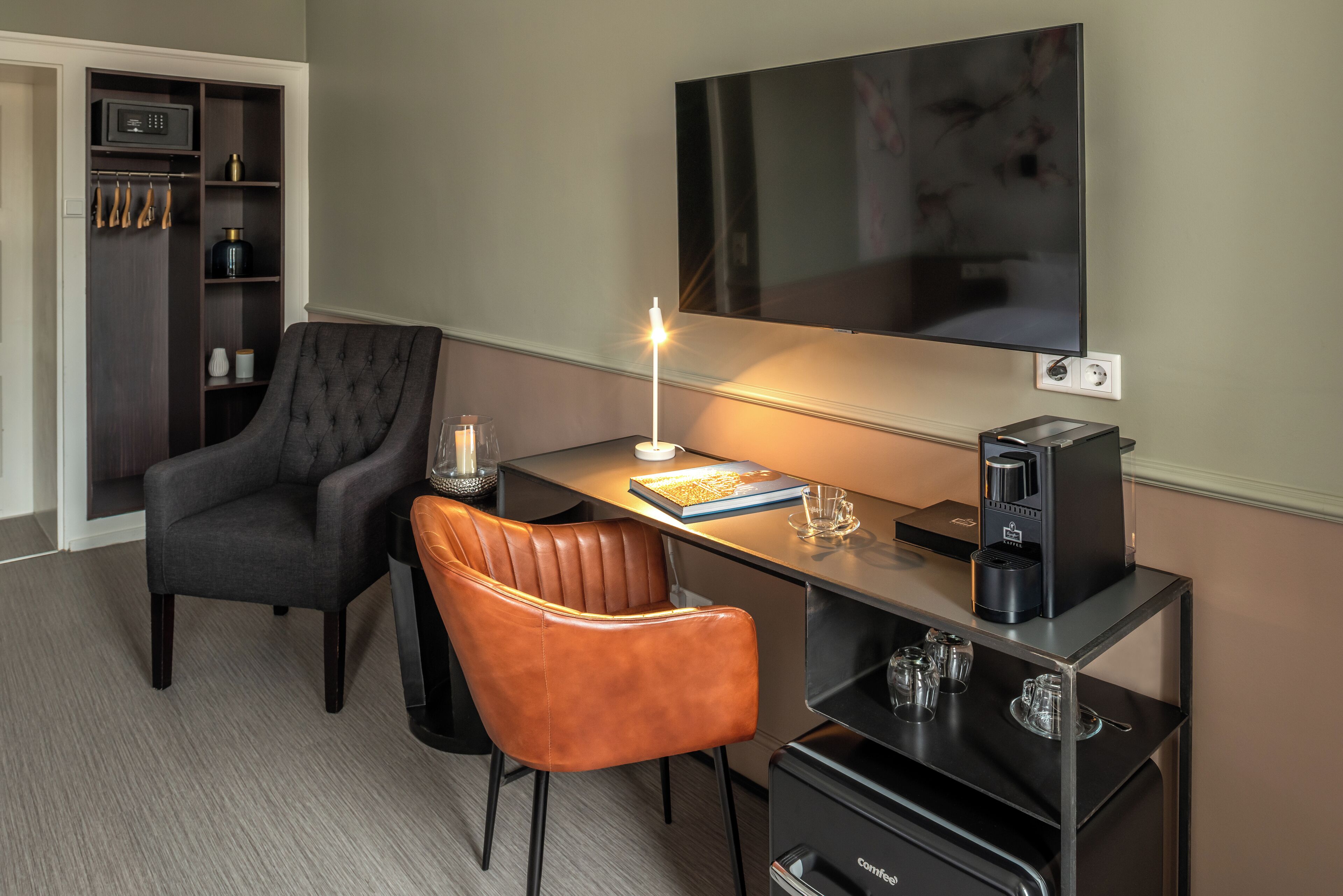 standard double room | living area | flat-screen tv