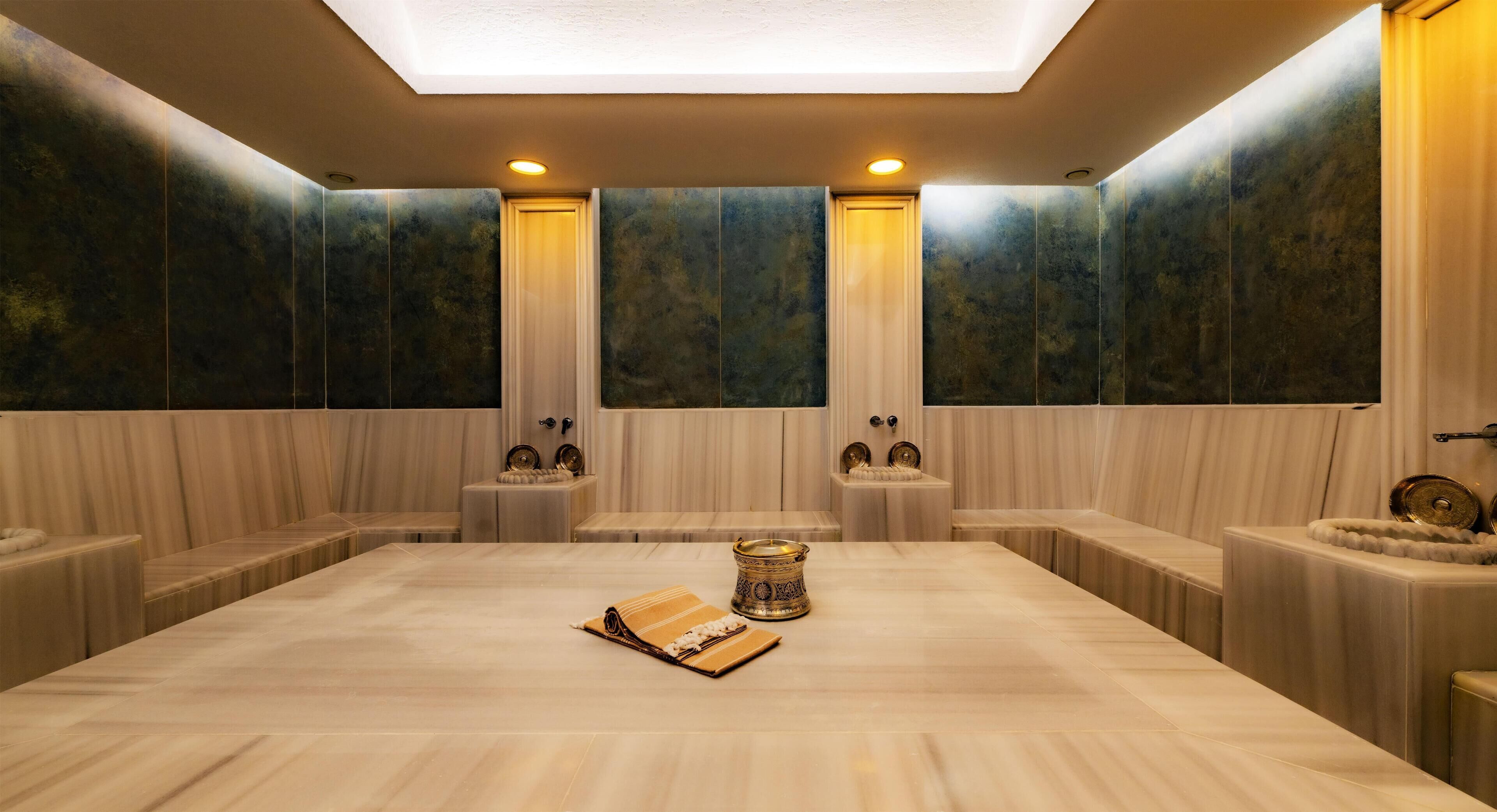 Un sauna, baño turco, masajes