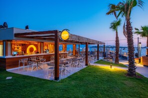 3 Restaurants, Frühstück, Mittagessen, Abendessen, internationale Küche