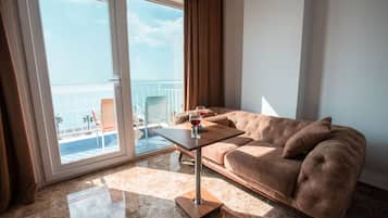 Deluxe dubbelrum eller tvåbäddsrum | Minibar, värdeförvaringsskåp på rummet, ljudisolering och gratis wi-fi