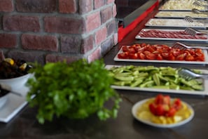 Free daily buffet breakfast