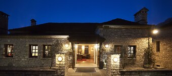 Aristi Mountain Resort and Villas