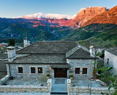Aristi Mountain Resort and Villas