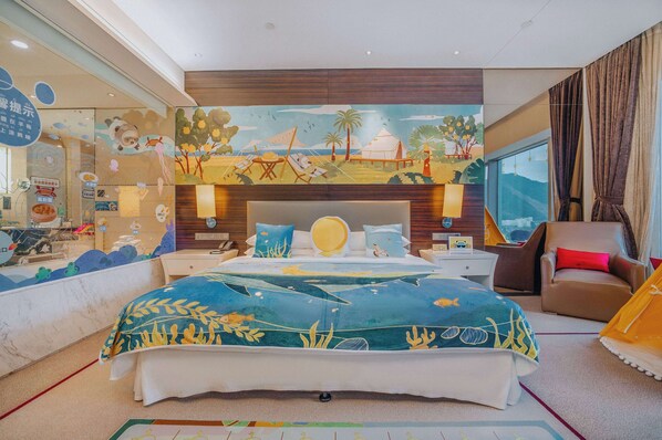 Minibar, in-room safe, desk, soundproofing - Wyndham Garden Yuhuan Downtown (Taizhou)